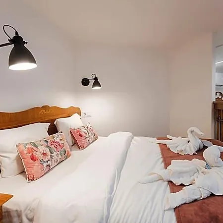 Giselle Vintage Doubles - Adults Only Hotel