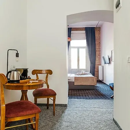 Hotel Giselle Vintage Doubles - Adults Only